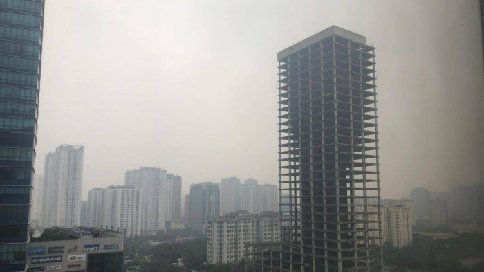 Sương mù dày đặc, Hà Nội đang bước vào chu kỳ ô nhiễm không khí