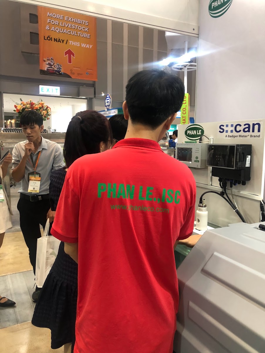 Phan Lê trưng bày mô hình trạm nước tiêu chuẩn 